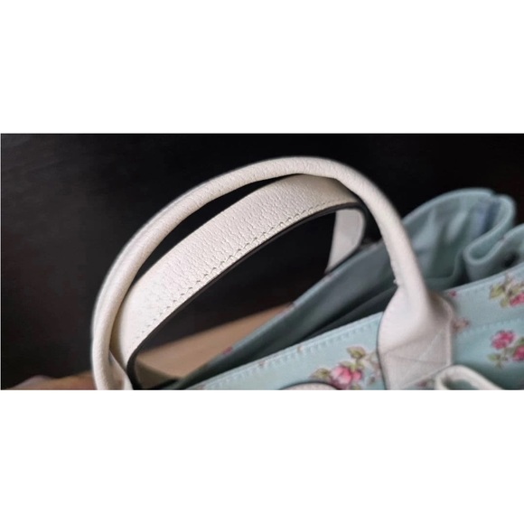 Gucci Blue and Cream Floral Tote - Picture 4 of 8